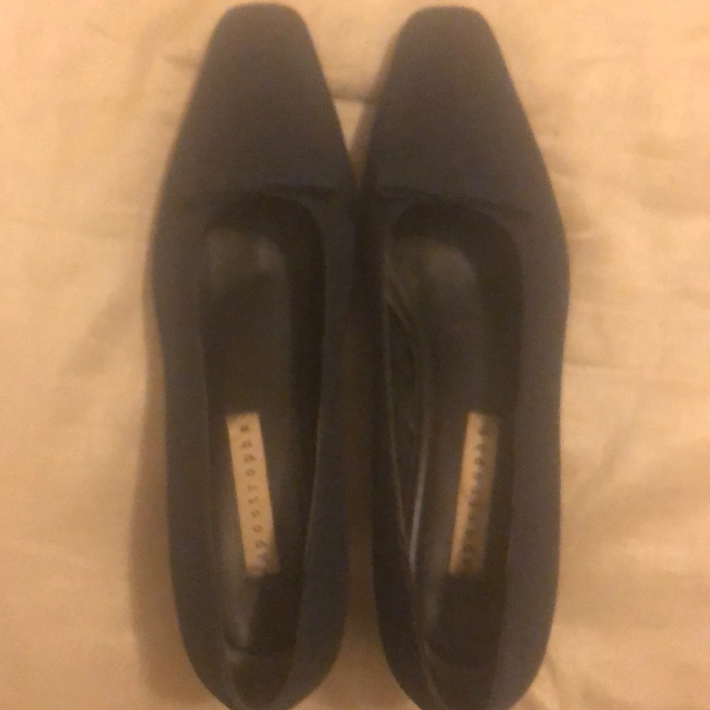 Shoes - Picture 2 of 3